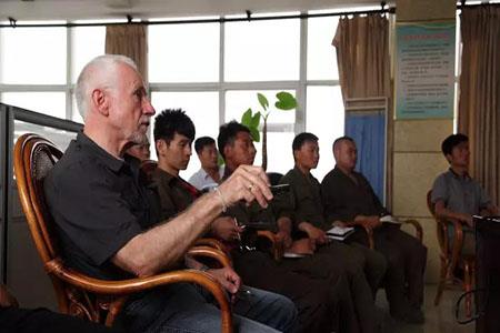 Vokietijos ekspertai atlieka teorinį ir praktinį mokymą mūsų įmonės welders.jpg German experts conduct theoretical and practical training for our company’s welders.jpg